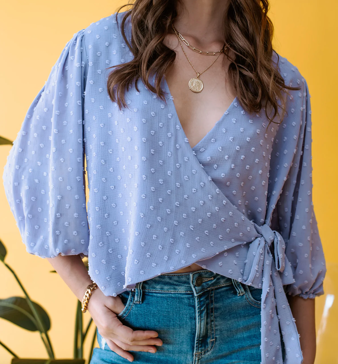 Fashionable Tops to Wear with Jeans