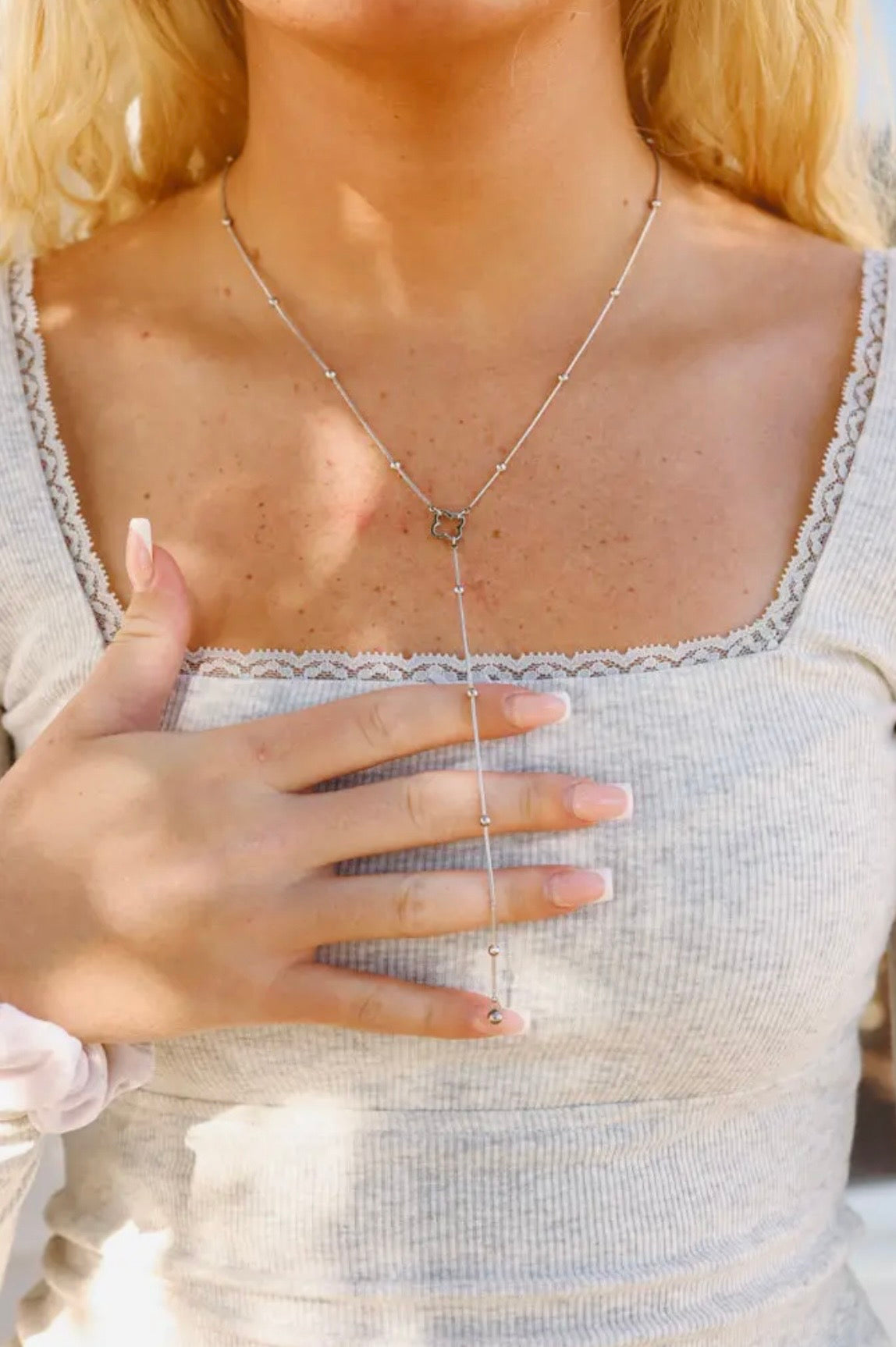 Silver Clover Lariat Necklace – 18K Gold Plated, Water & Tarnish Resistant