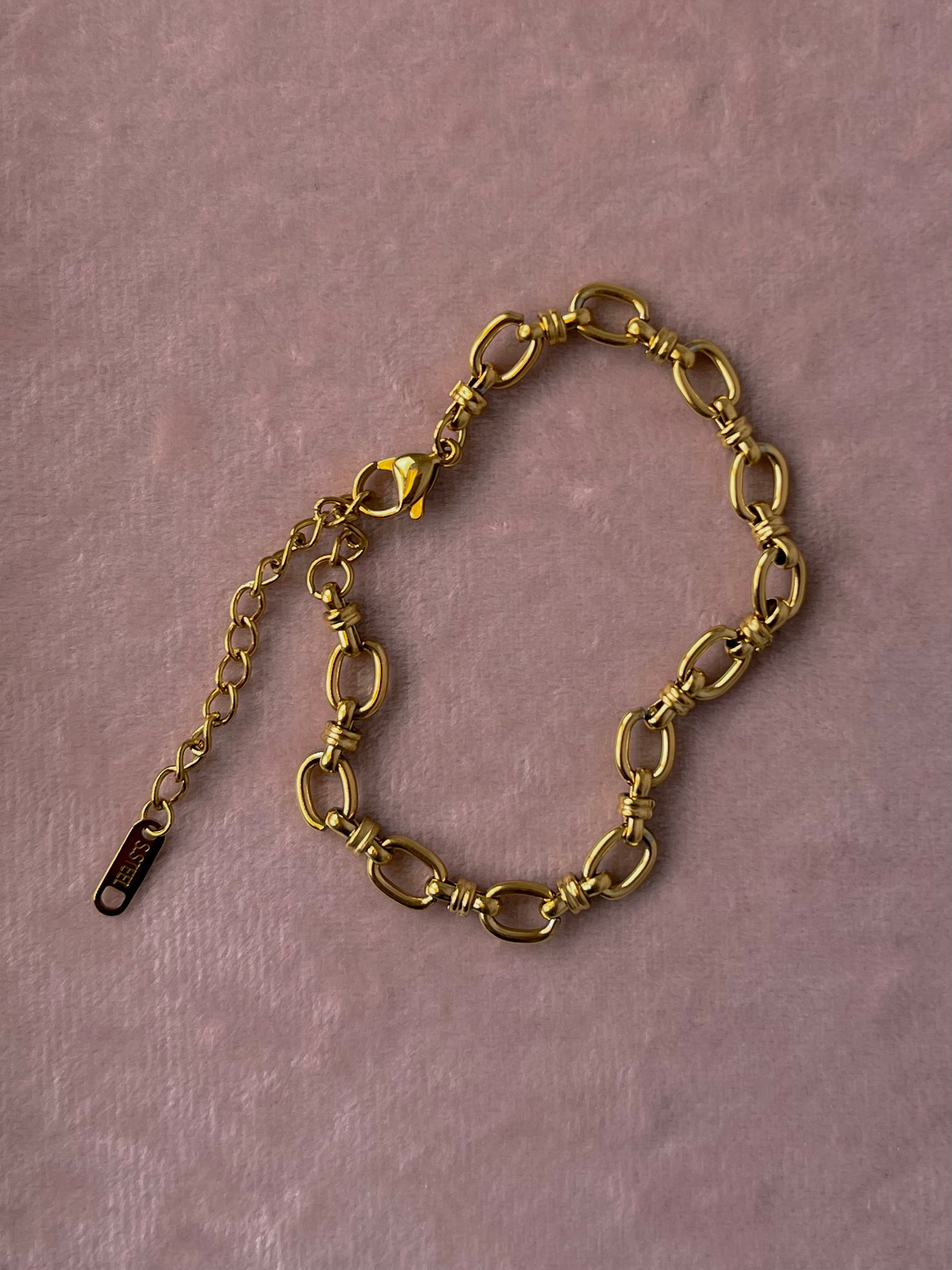 The Vivienne Link Bracelet – Water & Tarnish Resistant