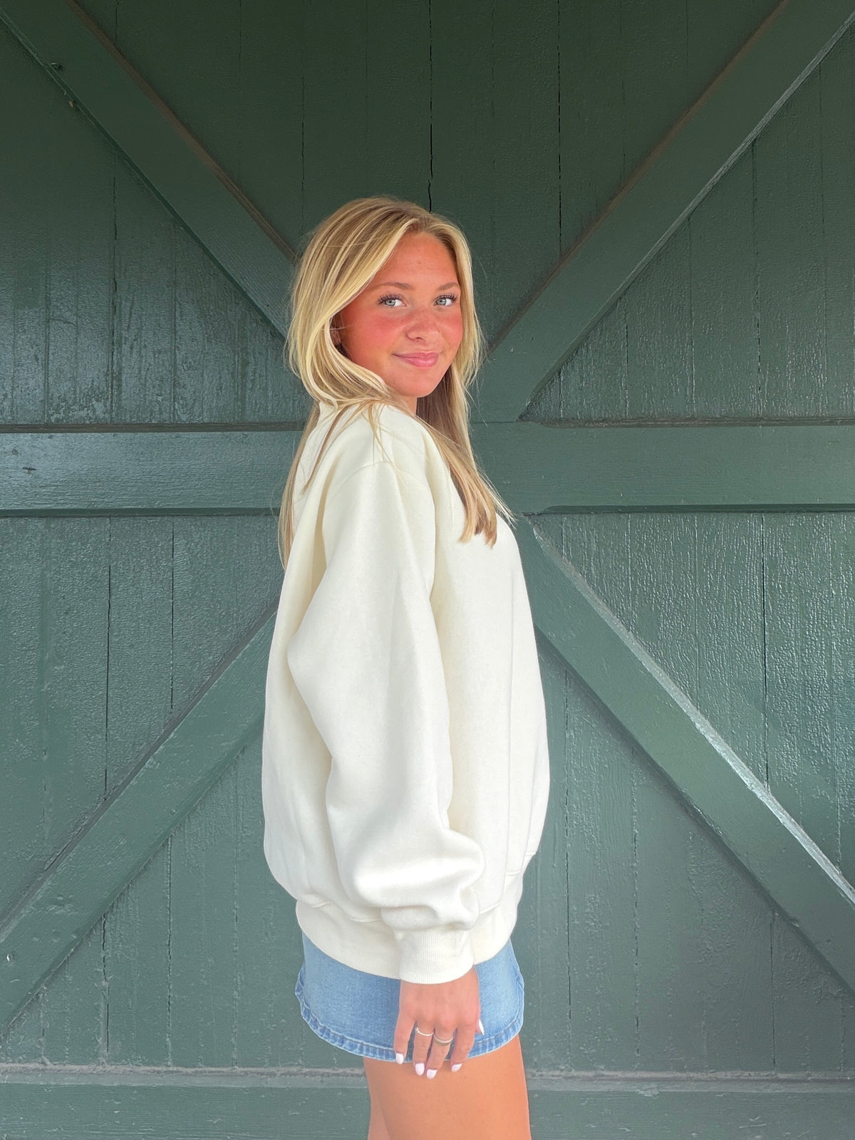 The Social Mockneck Sweatshirt – Cream