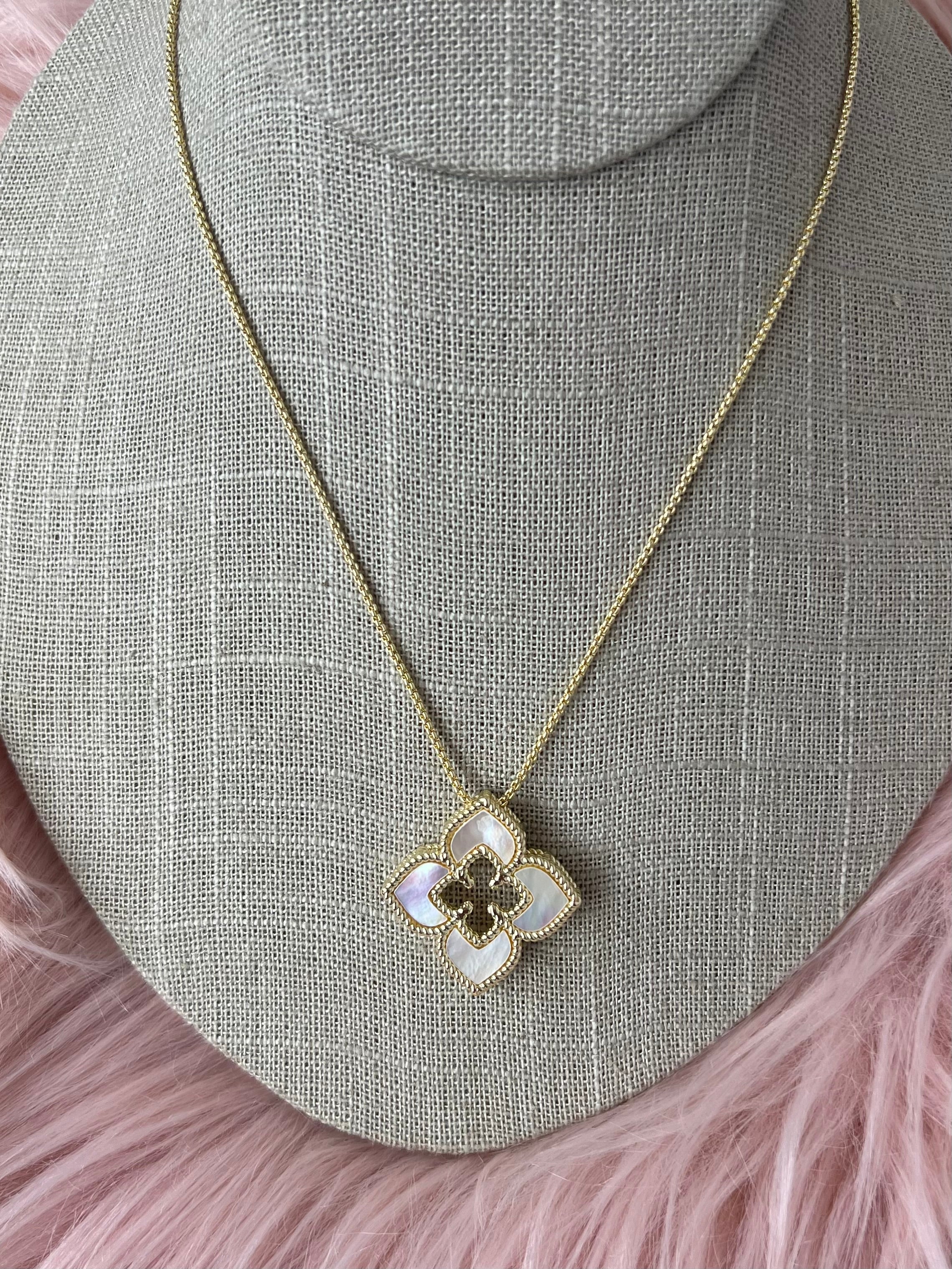 Rae & Jade THE ICON CLOVER NECKLACE - Mother of Pearl