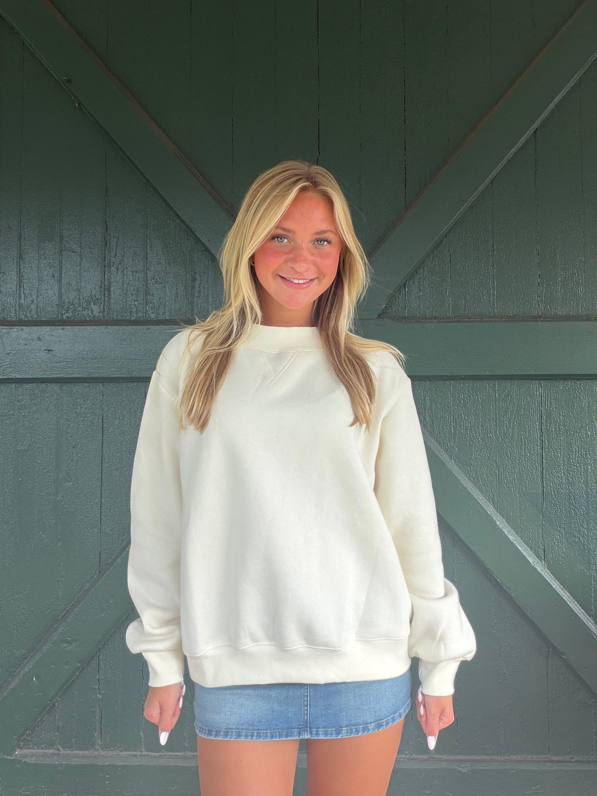 The Social Mockneck Sweatshirt – Cream