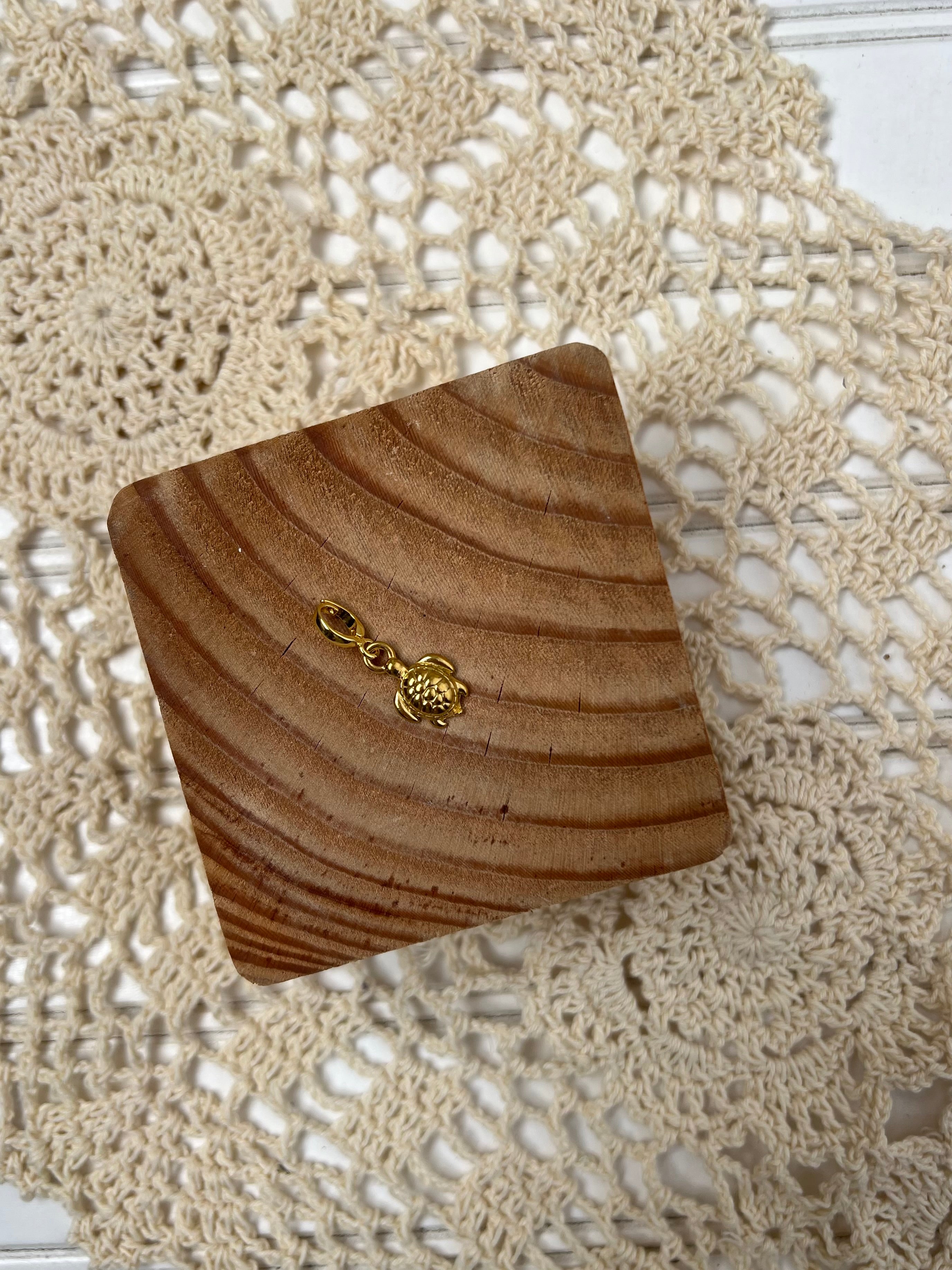 Small Bikini Sea Turtle clip charm