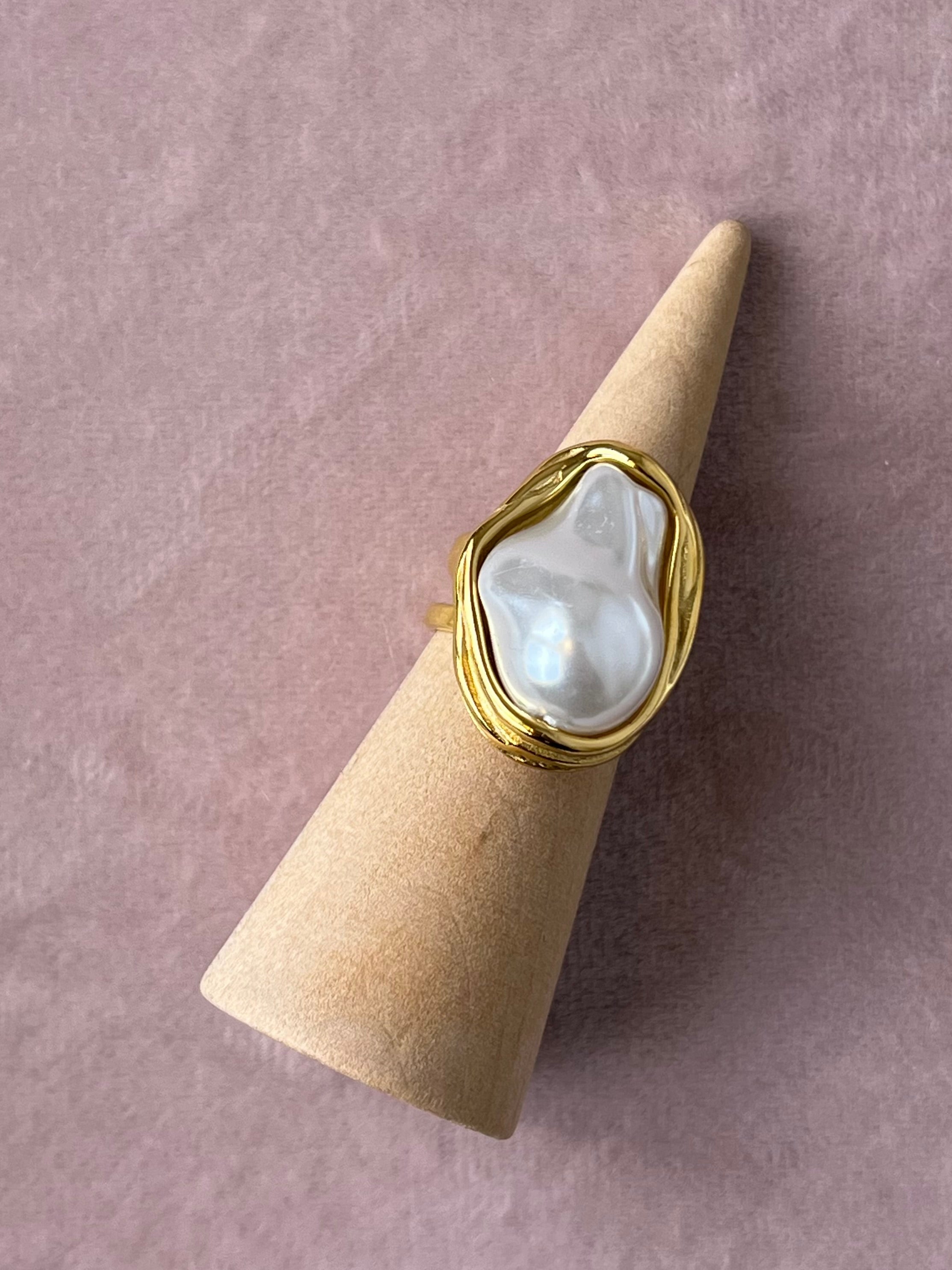 Isla Statement Ring