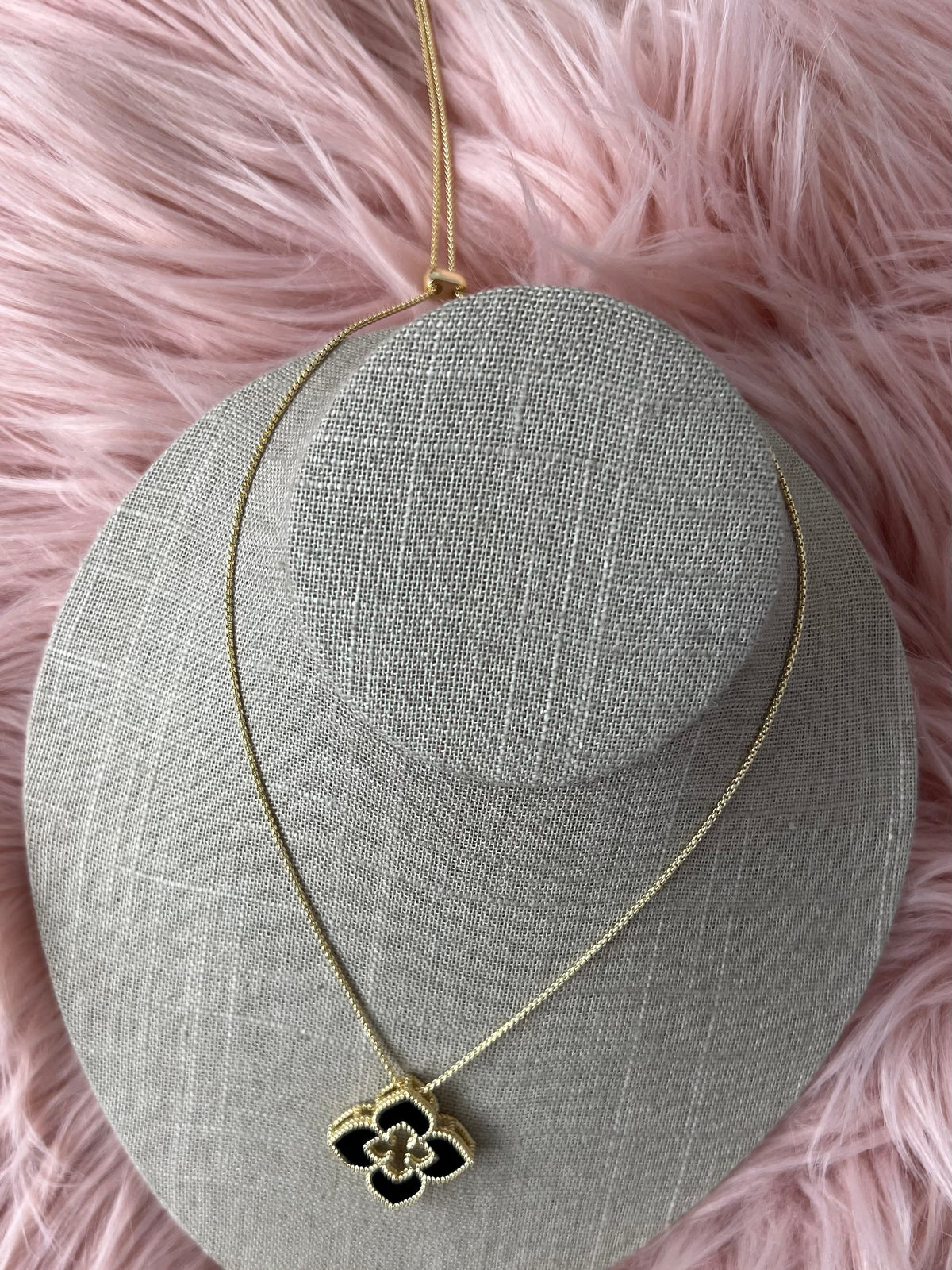 Rae & Jade THE ICON CLOVER NECKLACE - Black
