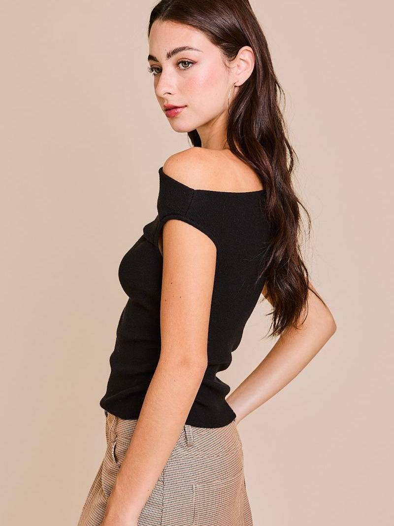 Ellie Black Sleeveless Sweater Top