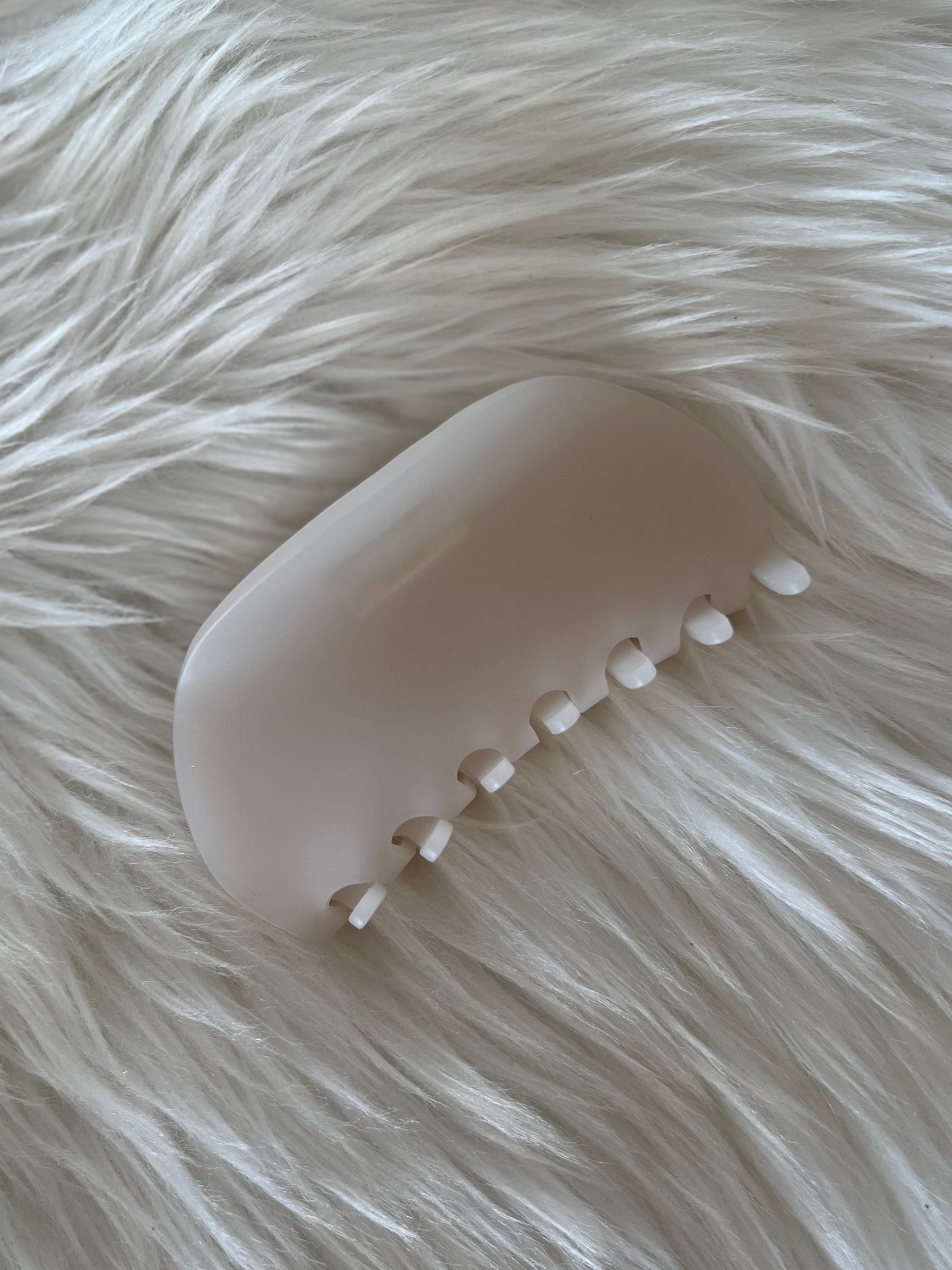 Emi Jay Half Moon Clip