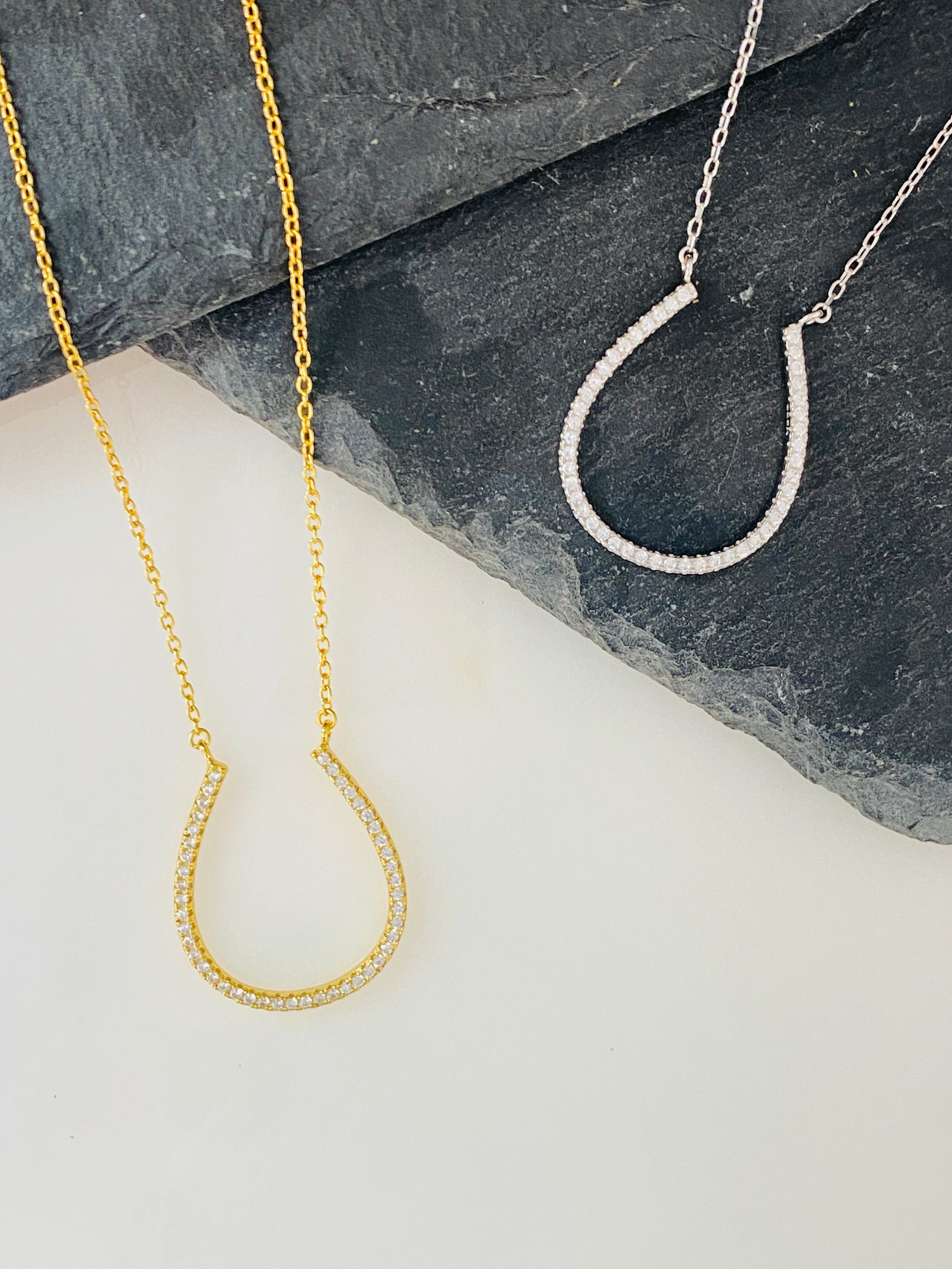 Hampton Horseshoe Pendant