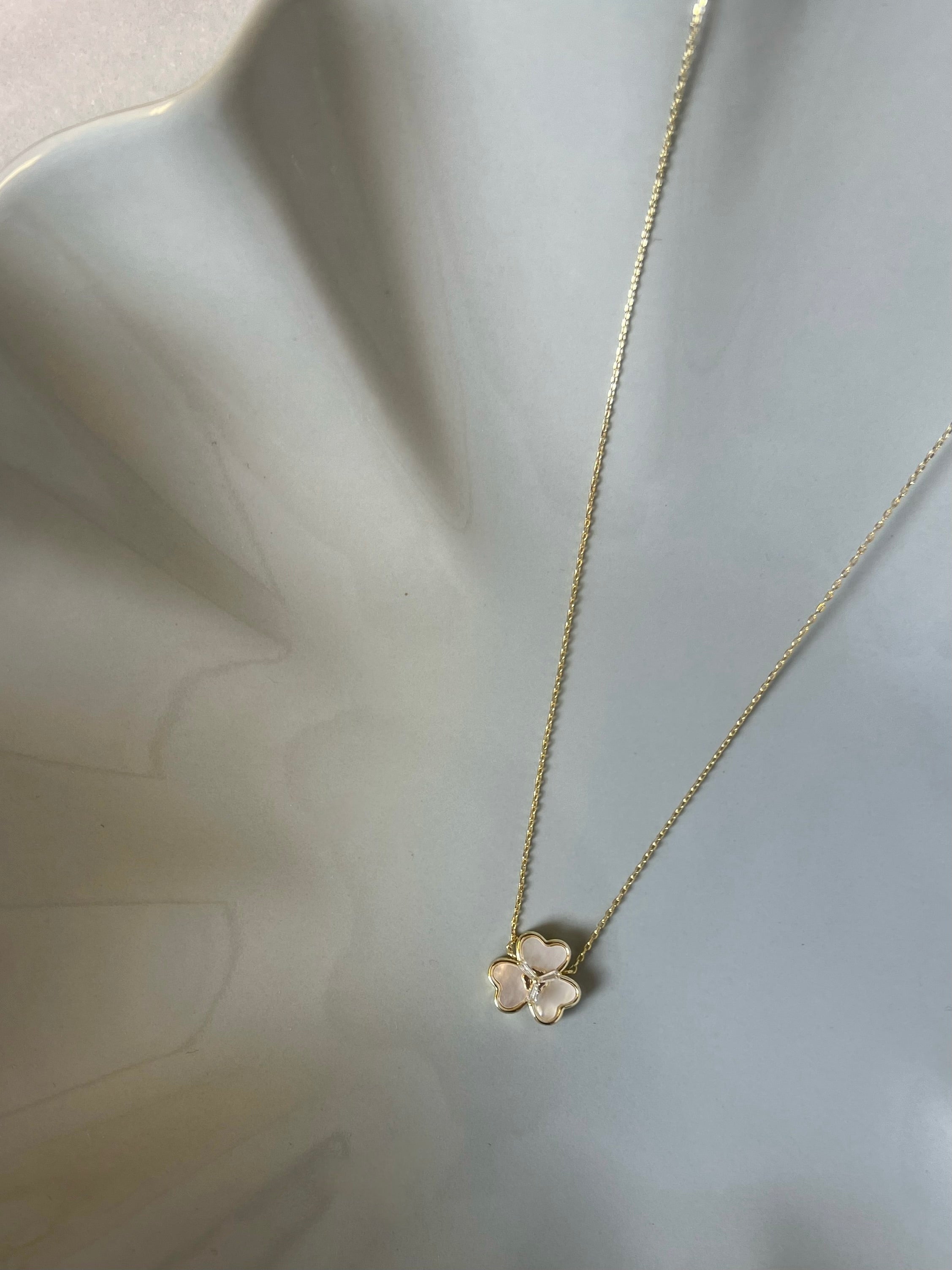 Lucky Mother Of Pearl Clover Necklace