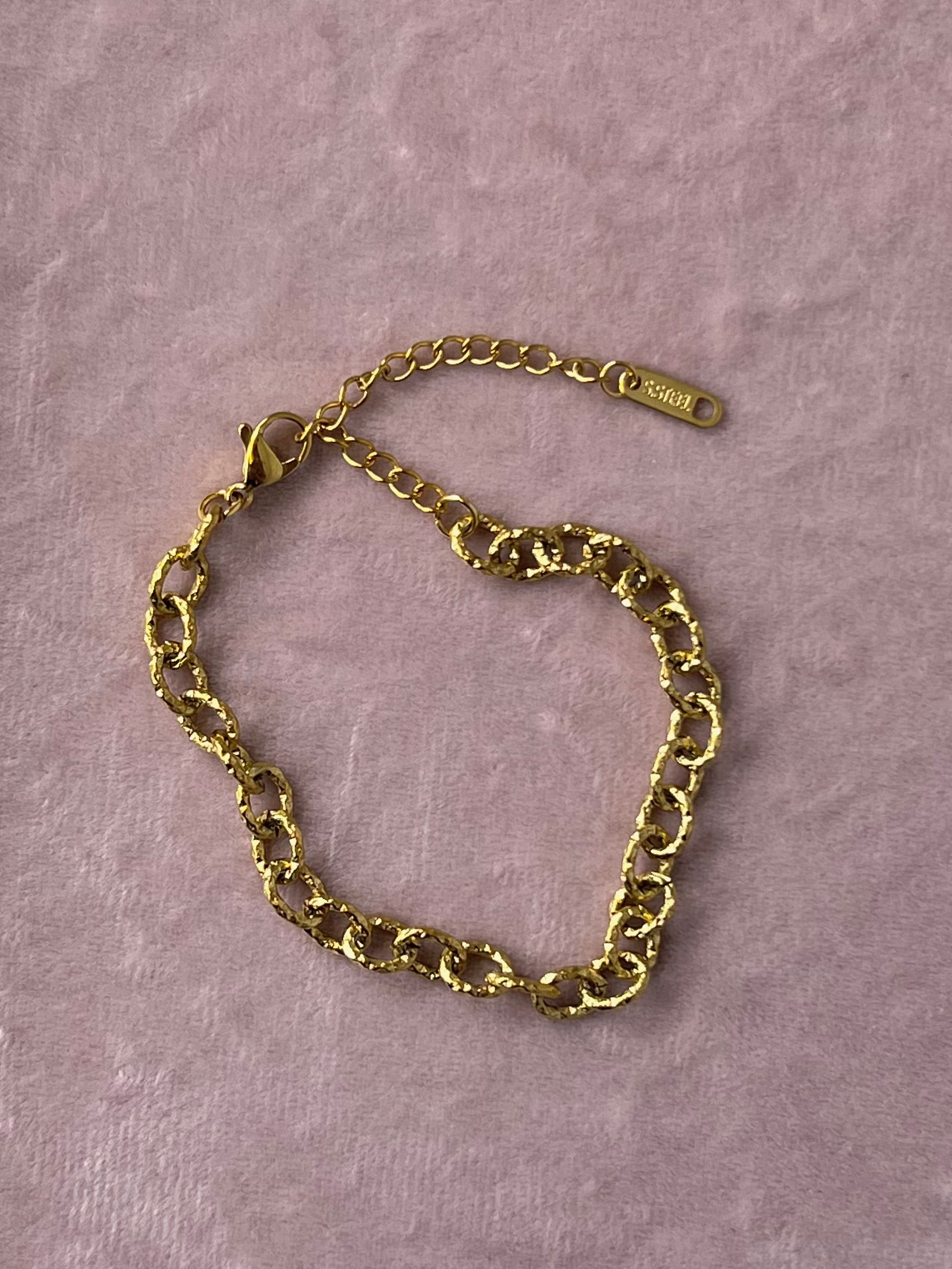 The Giselle Textured Link Bracelet – Water & Tarnish Resistant