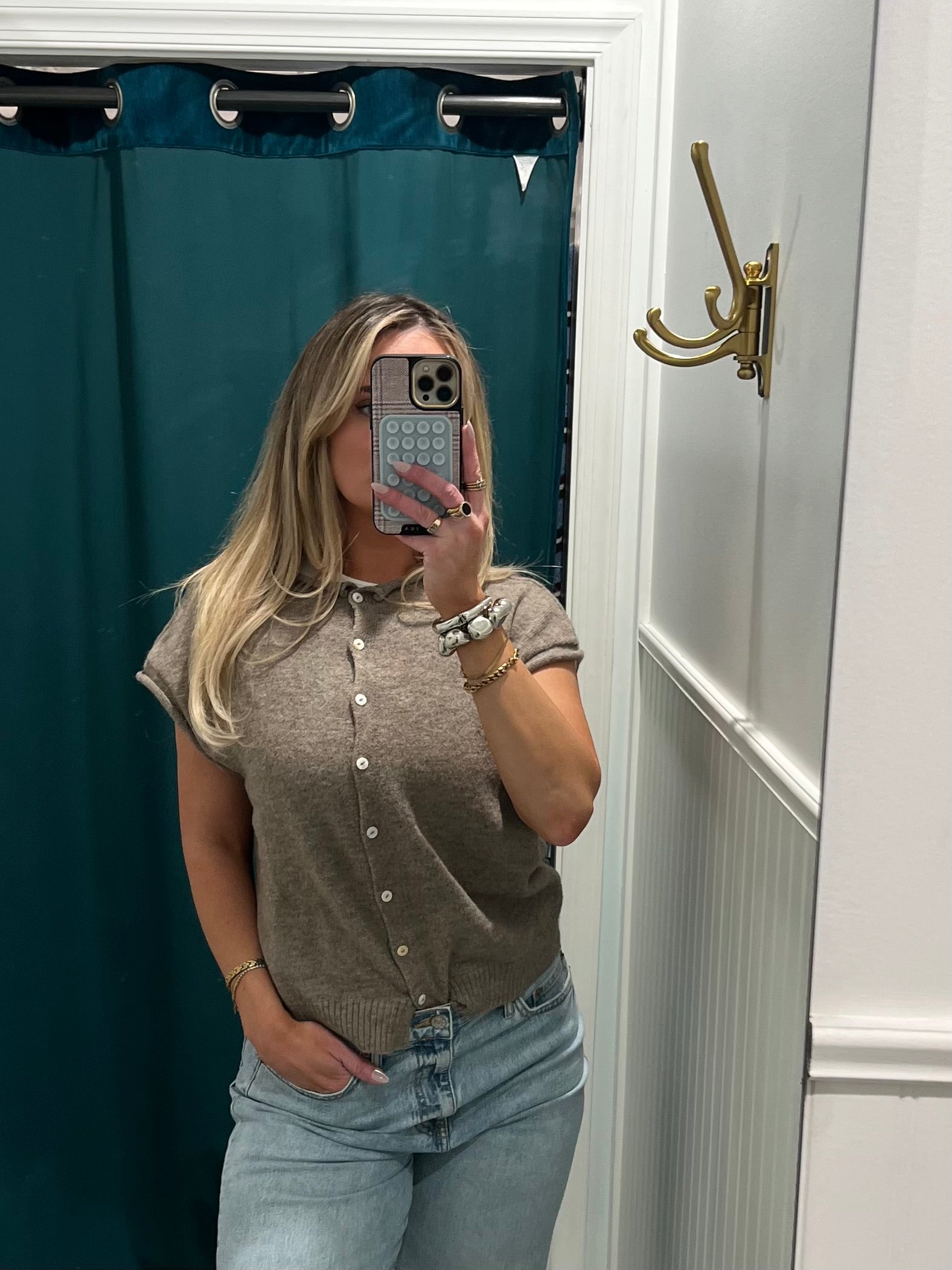 The Kelly Mocha It Girl Sleeveless Sweater