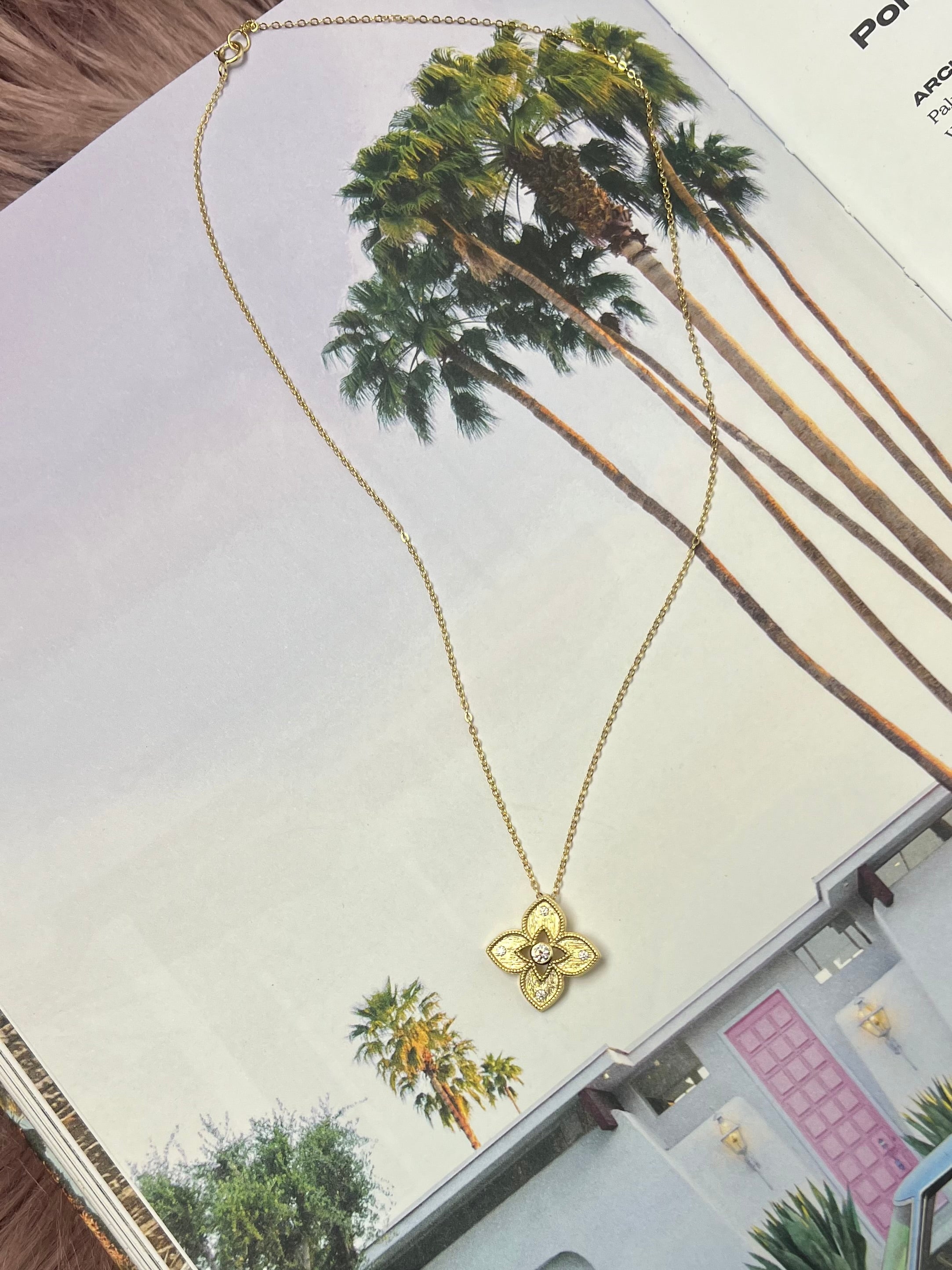 Bloom Clover Necklace