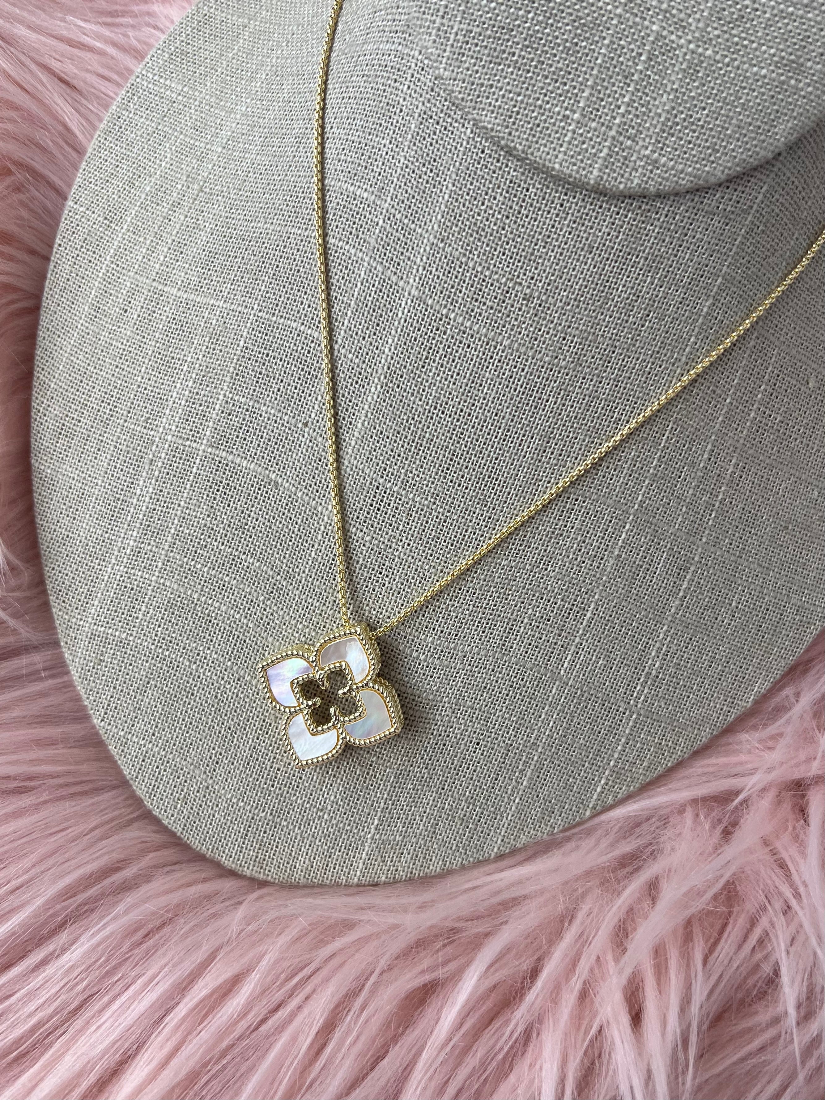 Rae & Jade THE ICON CLOVER NECKLACE - Mother of Pearl