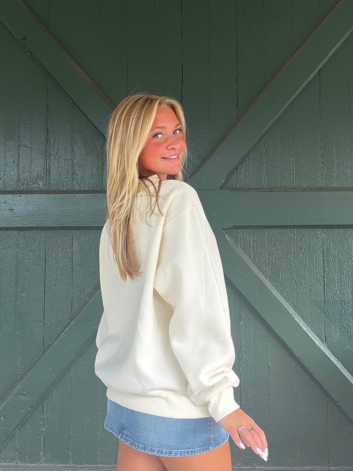 The Social Mockneck Sweatshirt – Cream