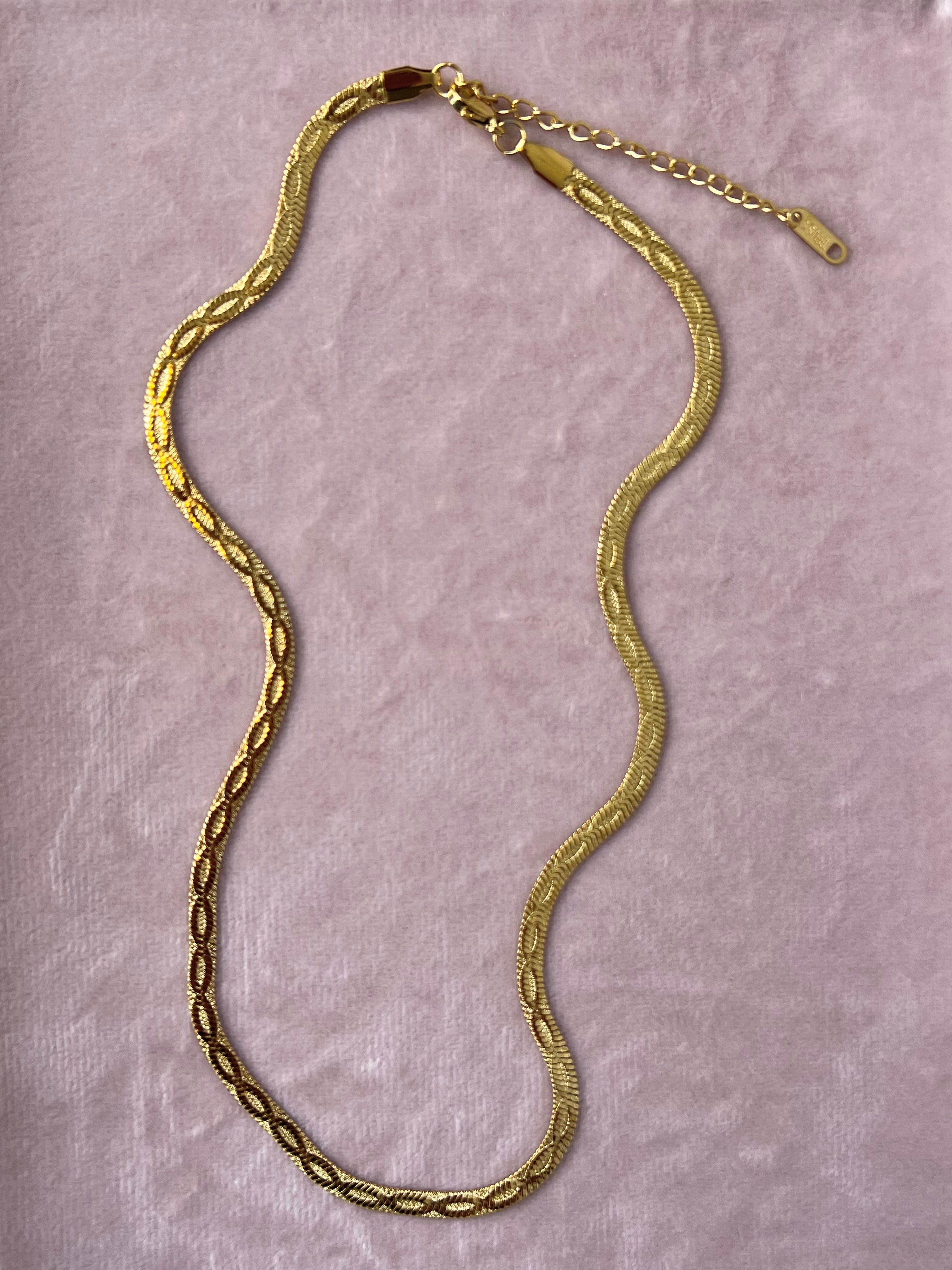 The Maren Wavy Snake Chain Necklace – Water & Tarnish Resistant