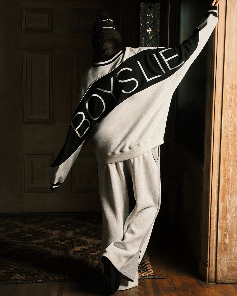 Boys grey two-piece set: V-neck sweatshirt with 'BOYS LIE' black yoke panel